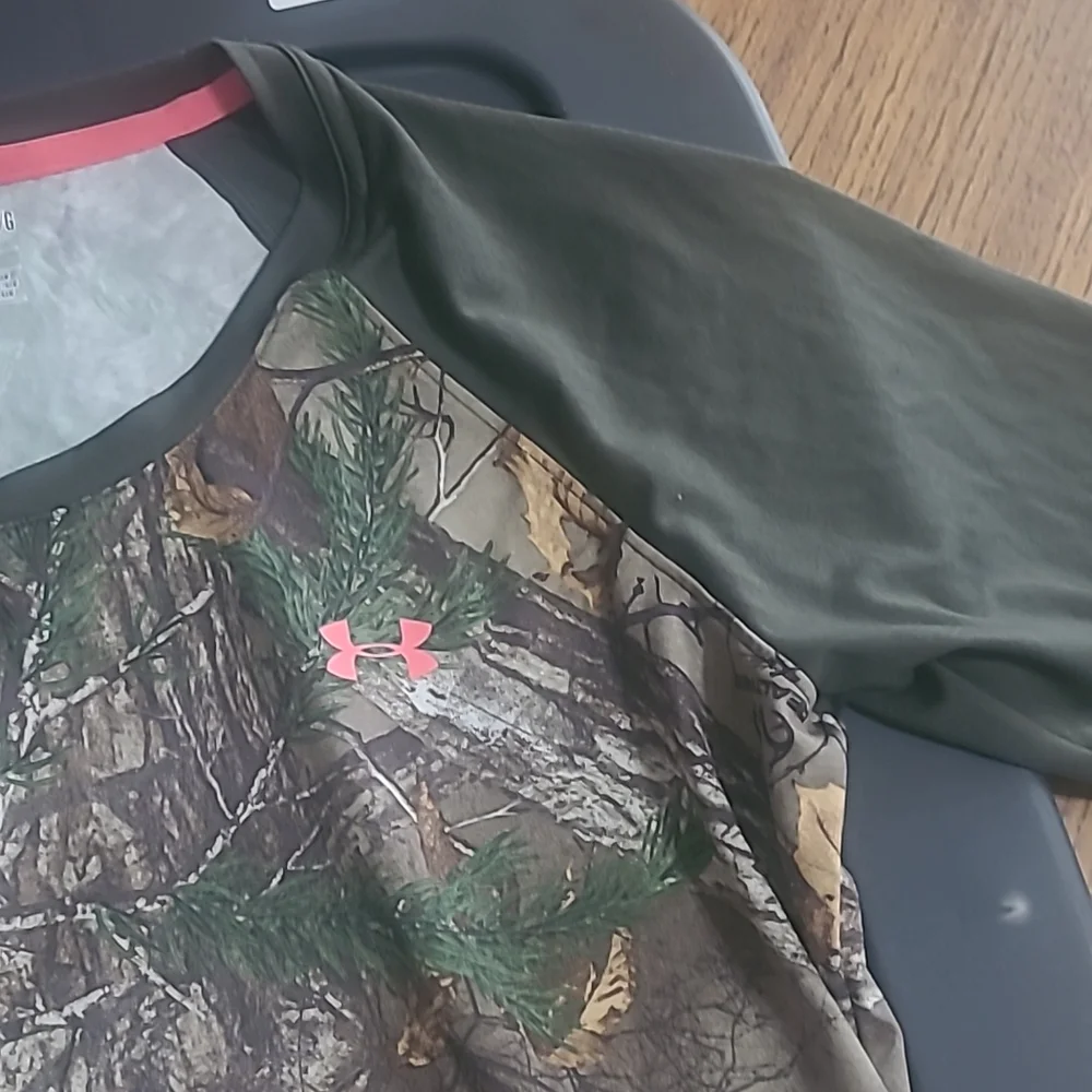 Under Armour 3/4 Women's tee Large - Picture 2 of 4